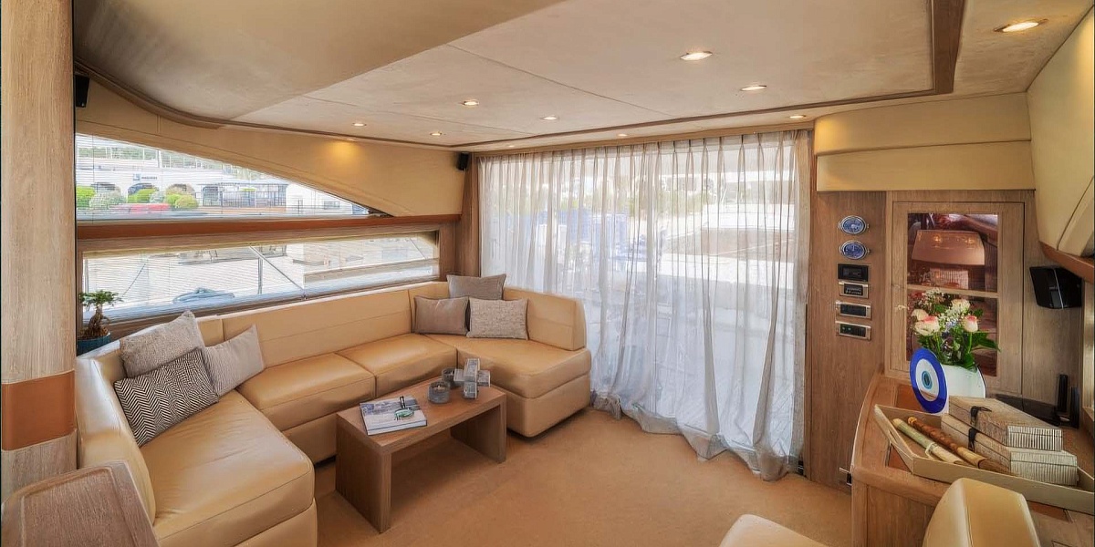 Аренда яхты Princess 62 DIAL в Миконосе